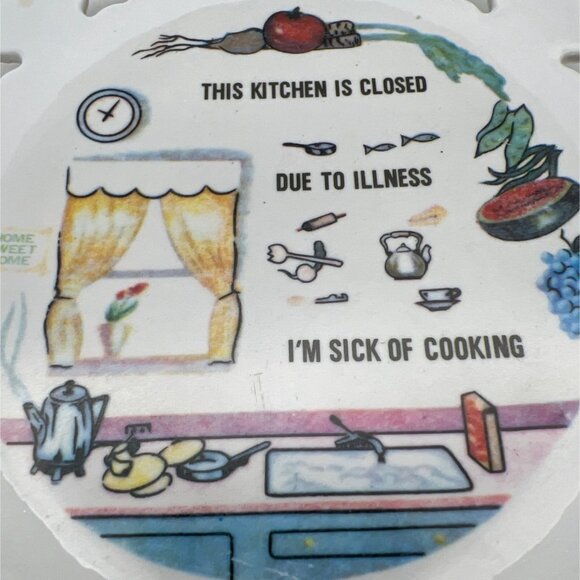 Vintage Melamine Plastic Decorative Reticulated Plate This Kitchen is Closed 7" - Picture 3 of 5